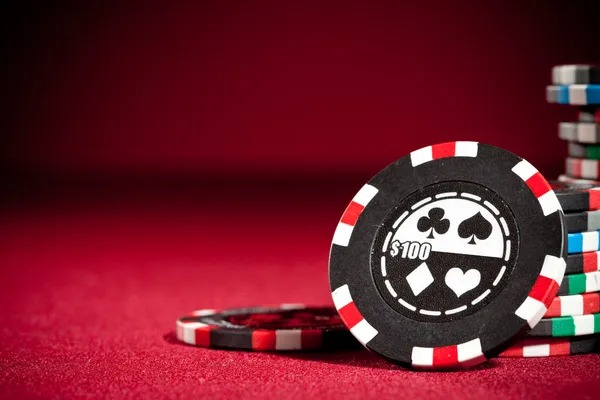 momo slot platform interface showing football and slot markets side by side