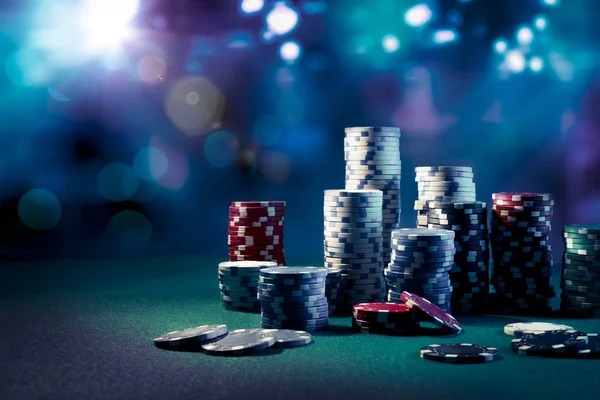 Live Caribbean Stud Poker gameplay on momo slot platform